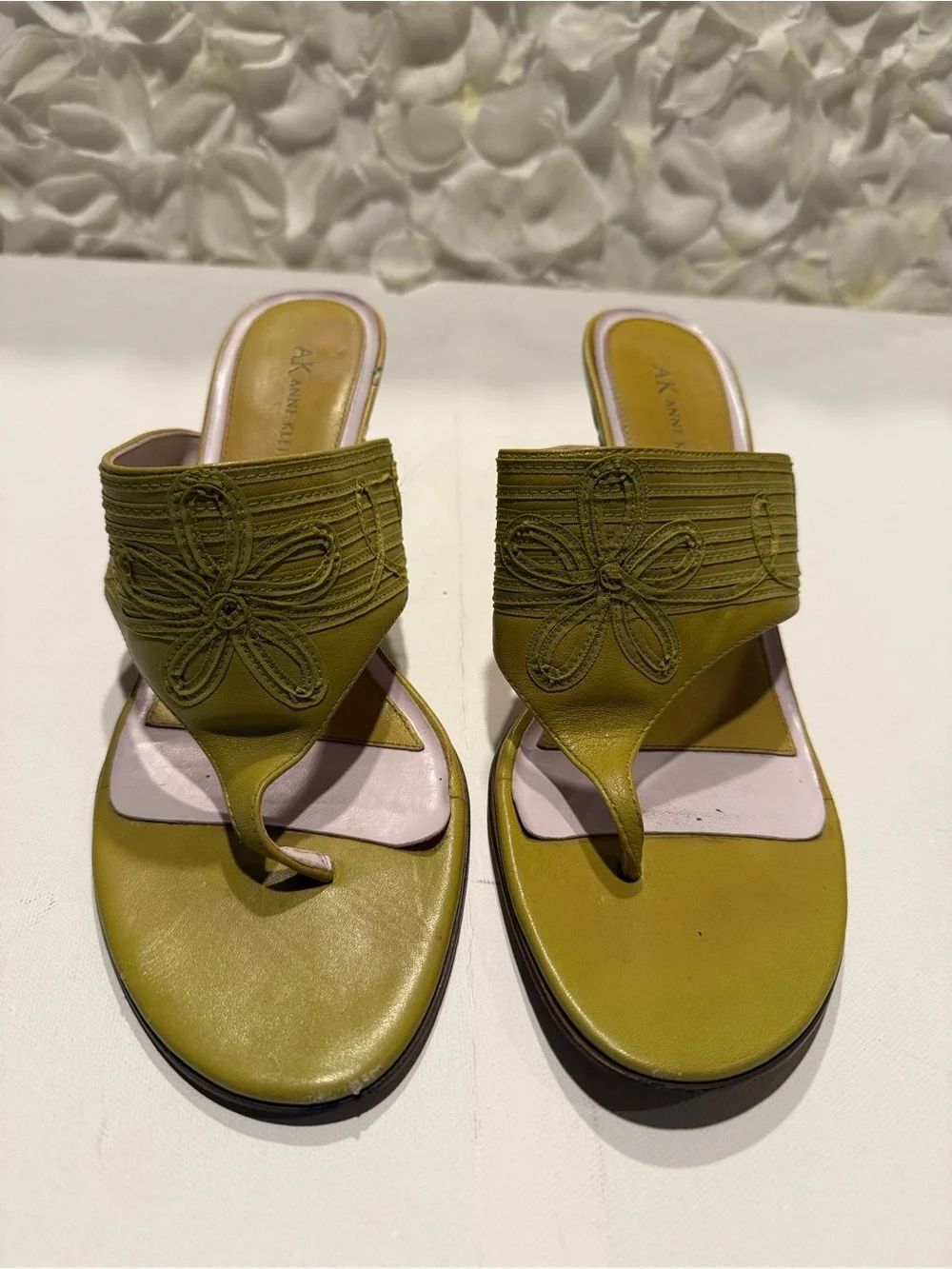 Anne Klein Olive Green Floral Thong Sandals for Women (Olive)